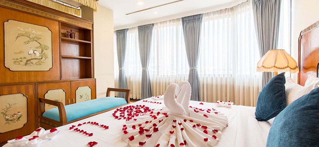 Honeymoon Suite Room